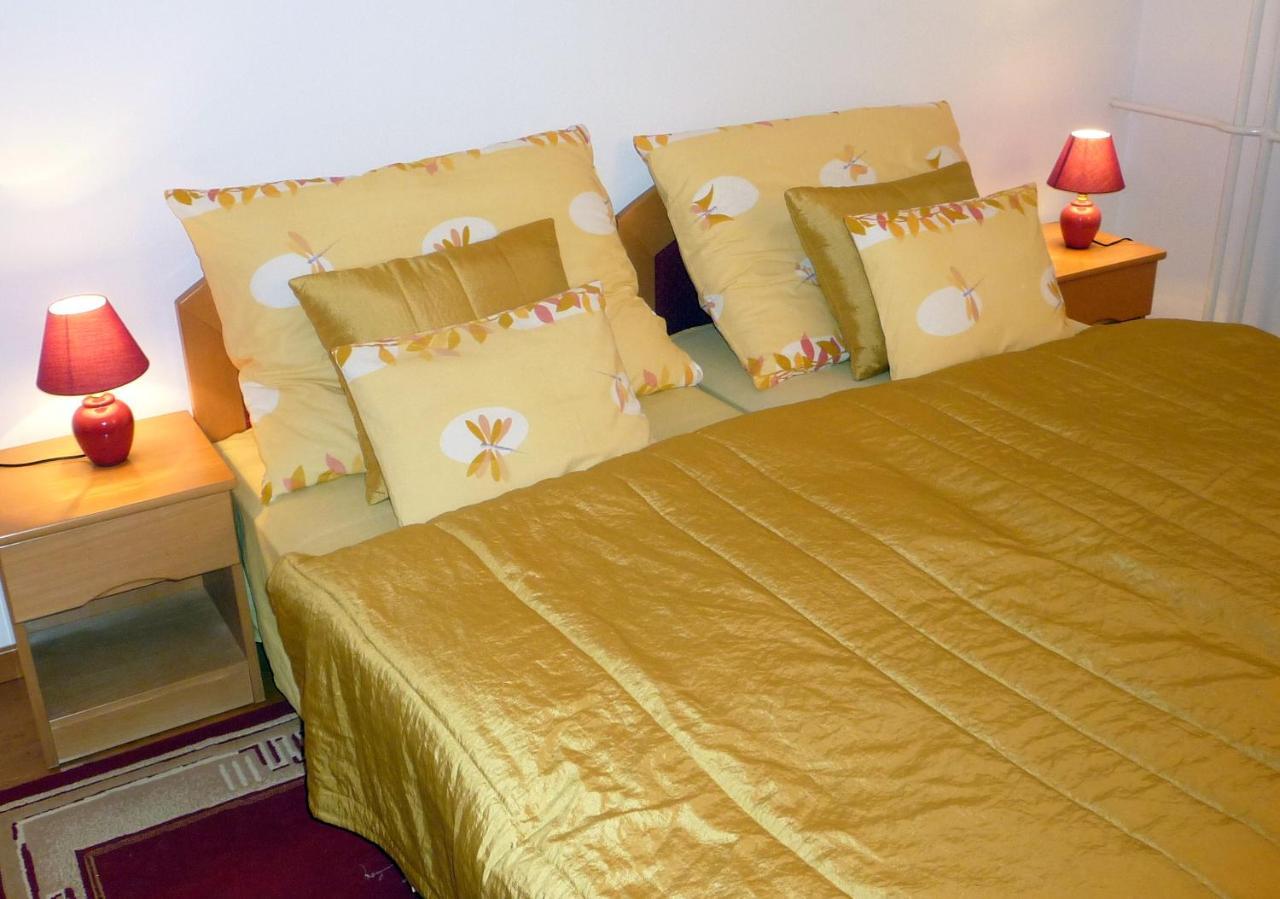 Balaton Art Guesthouse Balatonszárszó Eksteriør billede