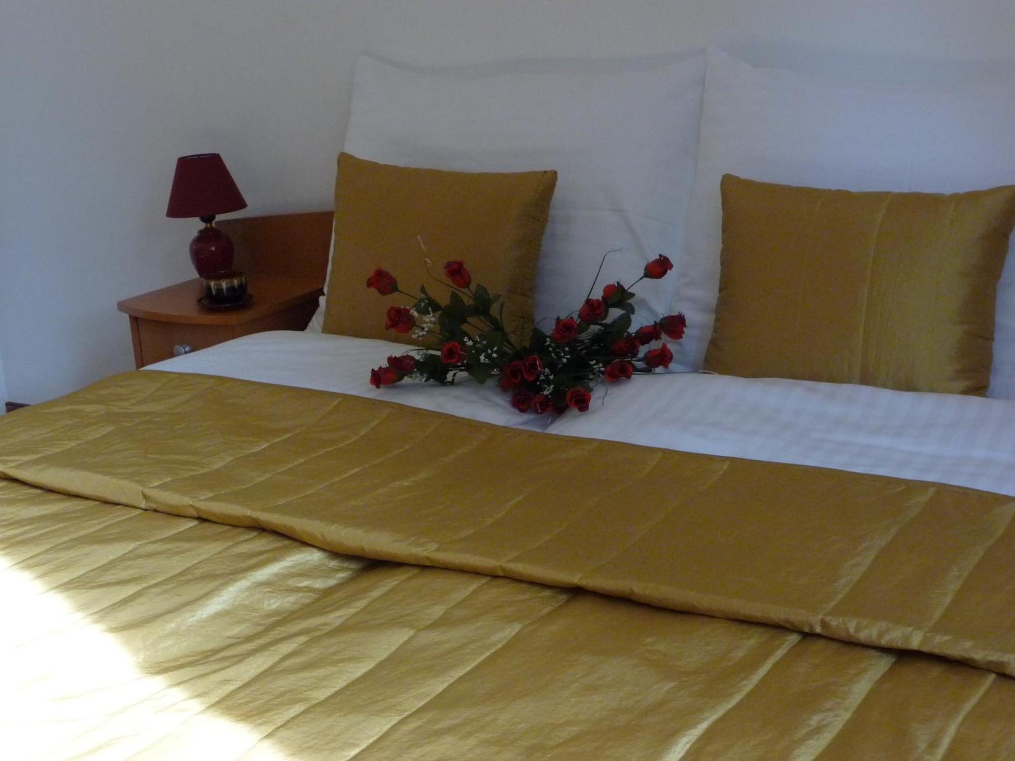 Balaton Art Guesthouse Balatonszárszó Eksteriør billede
