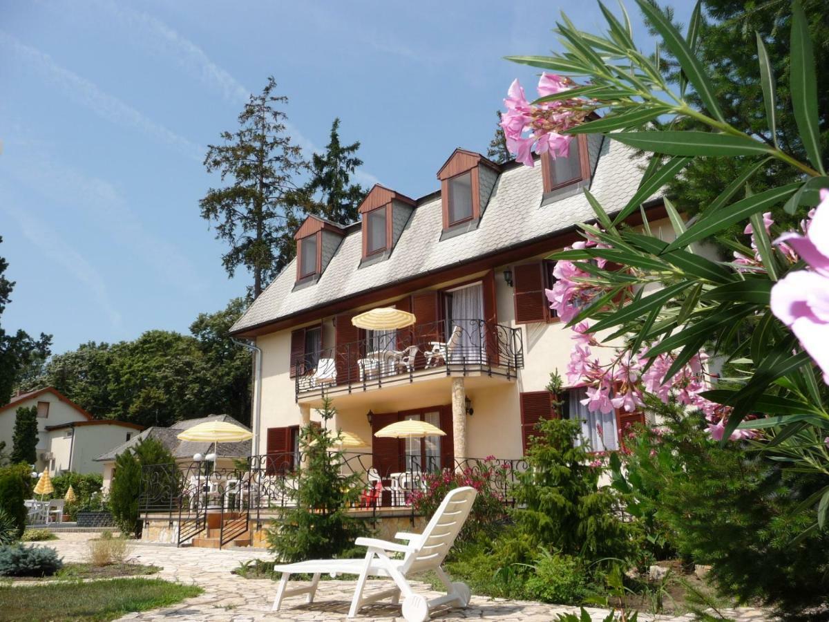 Balaton Art Guesthouse Balatonszárszó Eksteriør billede