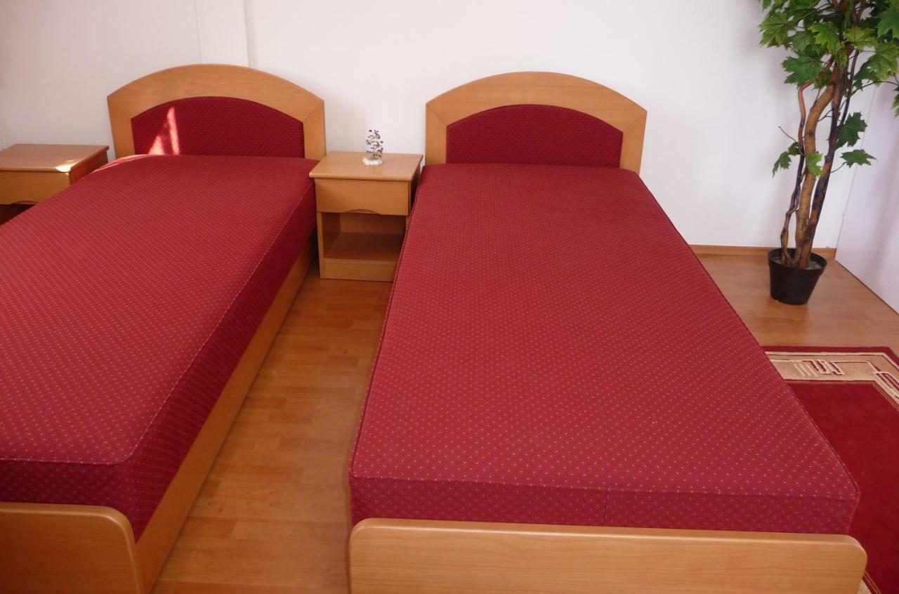Balaton Art Guesthouse Balatonszárszó Eksteriør billede