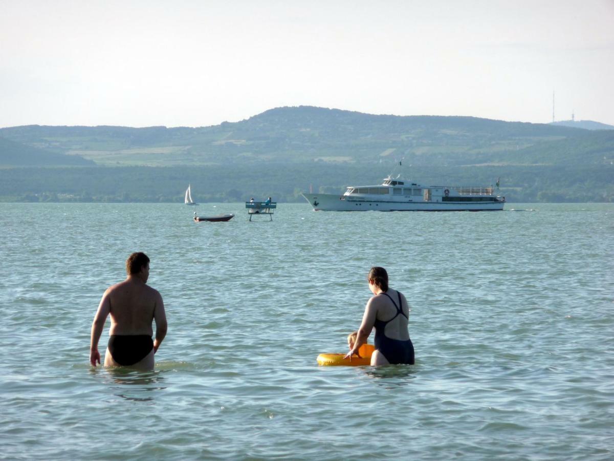 Balaton Art Guesthouse Balatonszárszó Eksteriør billede